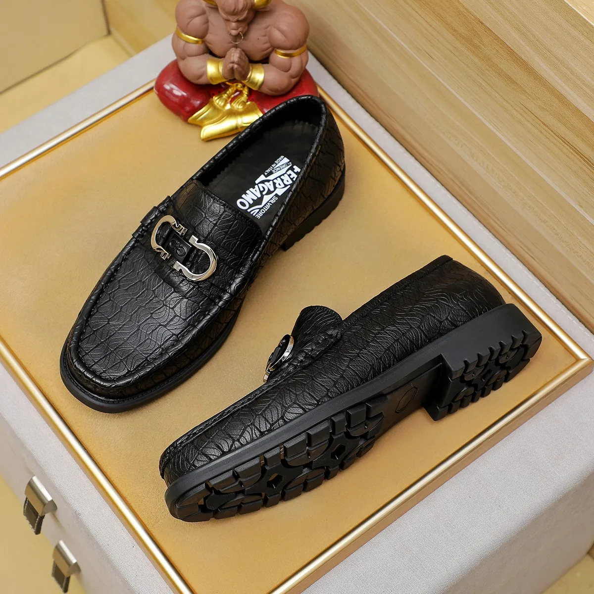 Men's shoes 💰500 Ferragamo [Ferragamo] top imported suit men's shoes 💯Original copy of the official website, product materials: selected imported embossed calfskin + luxury hardware buckle accessories ~ imported water-dyed cow 🐂 leather lining. Strong three-dimensional visual effect, original combination outsole, multiple colors available😘 Size: 38-44 (.45.46. Customized)
